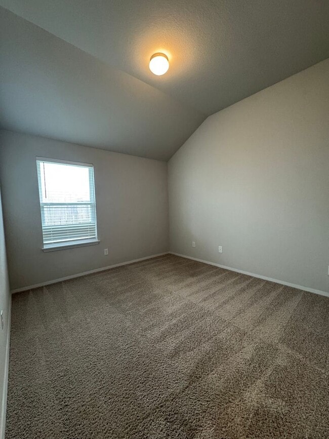 Building Photo - 2 BR/2BA | Single Family Home | 1-Car Garage Parking | Fenced backyard  In Austin!