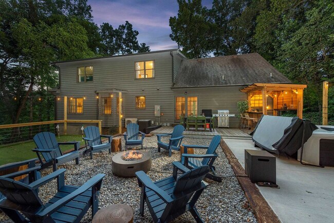 Building Photo - 41 Little Forest Dr