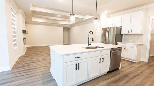 Building Photo - 38 Winding Rose Dr