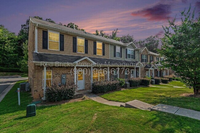 Building Photo - 10448 Benfield Rd