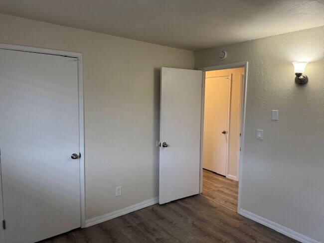 Building Photo - 3007-3009 JUANIPERO