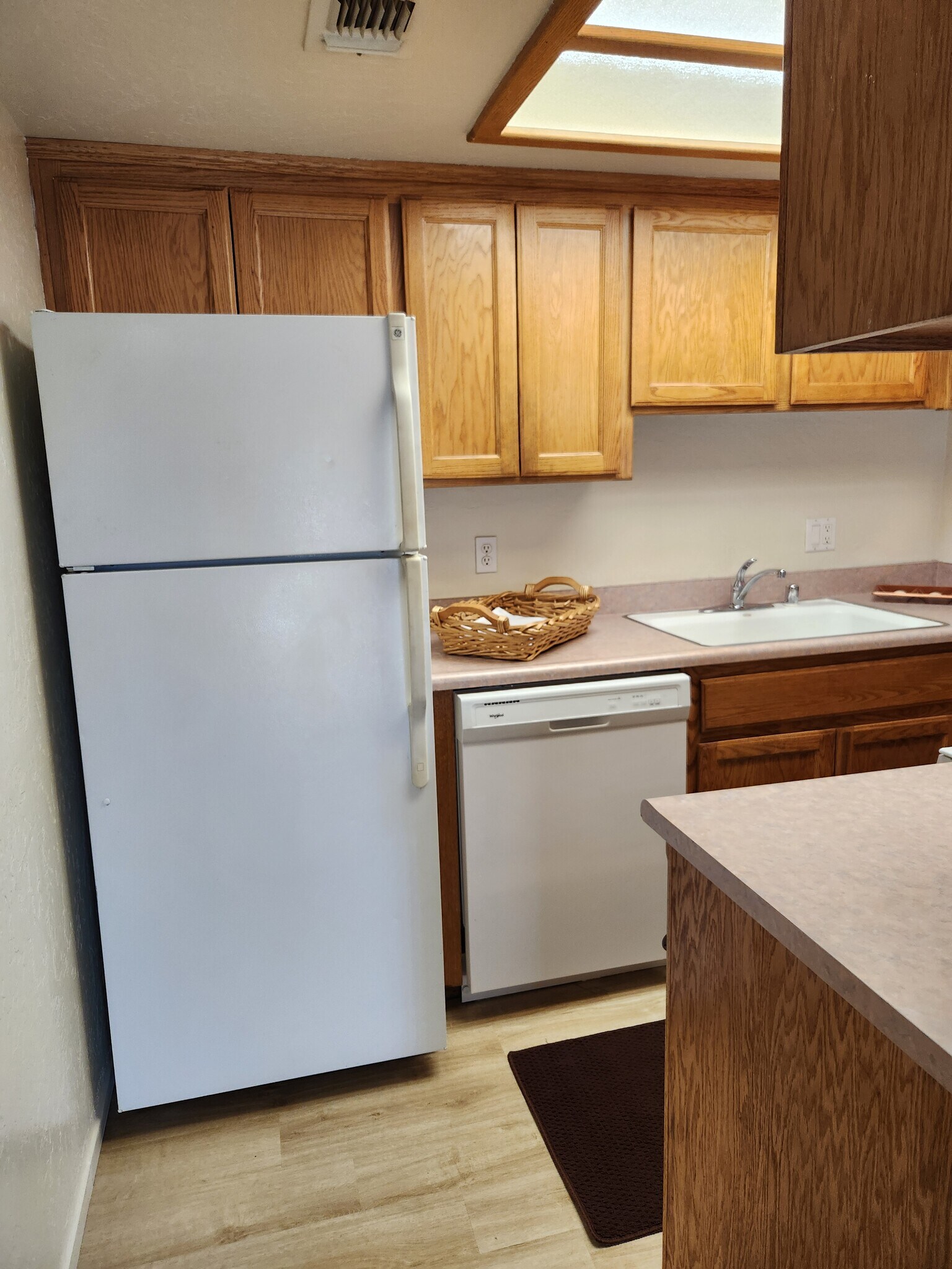 Building Photo - 6043 Leafwood Dr