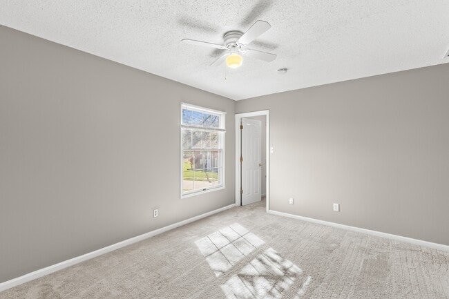 Building Photo - 14355 Rainy Lake Dr