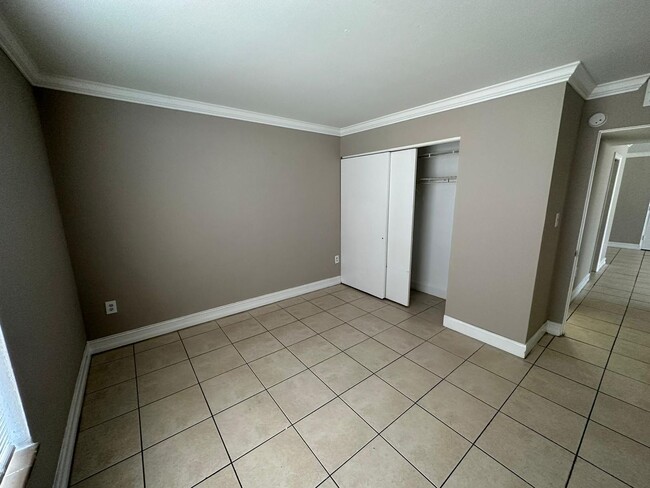Building Photo - 1830 Maravilla Ave