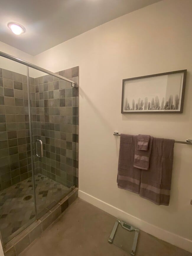 Building Photo - Stunning Fully Furnished Loft with Breatht...