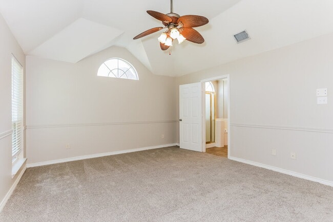 Building Photo - 1407 Oxford Dr