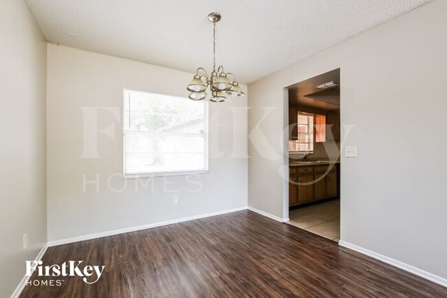 Building Photo - 1701 Freeman Dr