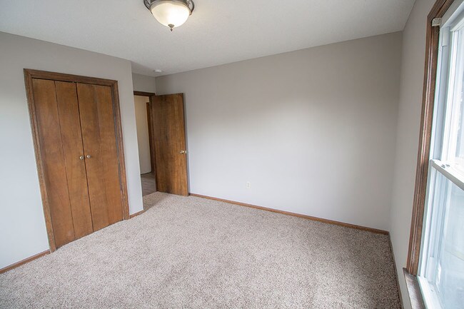 Building Photo - 213 E El Cortez Dr