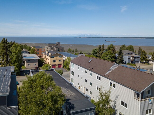 Building Photo - 617 N Street