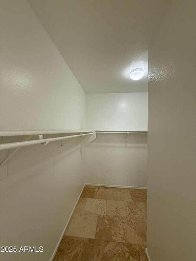 Building Photo - 7024 W Alta Vista Rd