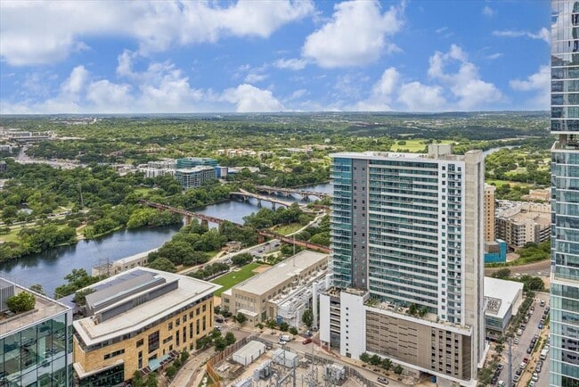 Building Photo - 360 Nueces St