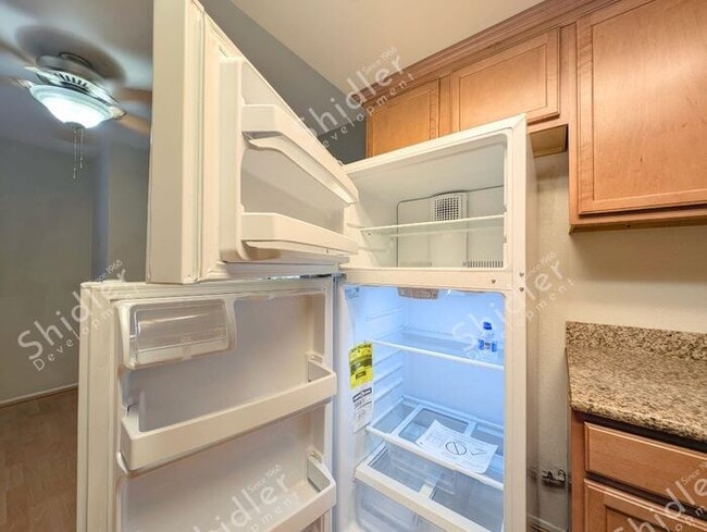 Building Photo - 2 Bed 1 Bath No one Above You
