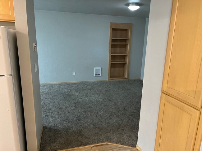 Building Photo - 2 bedroom apartment in a great neighborhood!
