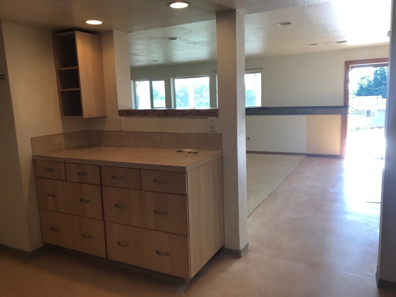 Building Photo - 5202 37th Ave SW