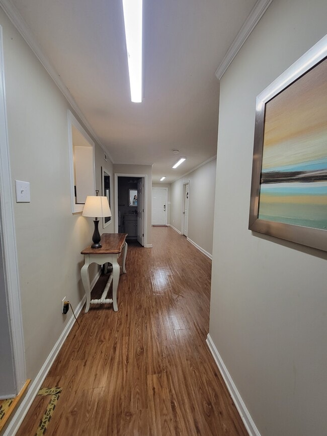 Building Photo - 2404 Edison St