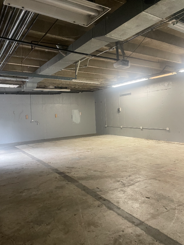 Building Photo - 1526 1/2 N Circle Dr