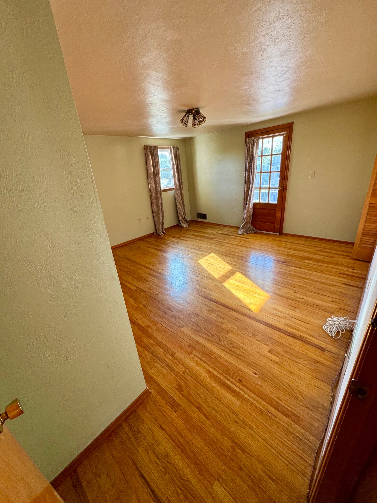 Building Photo - 229 Osceola Dr