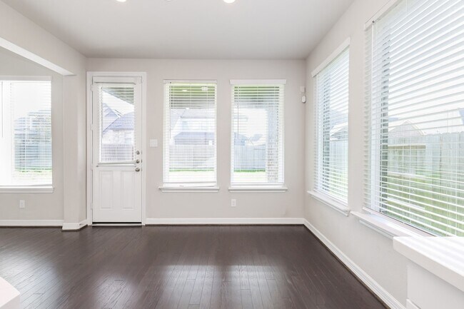 Building Photo - 2119 Stargrass Dr