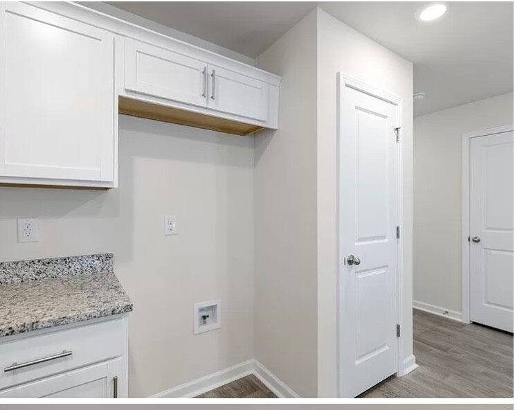 Building Photo - 84 March Crk Dr