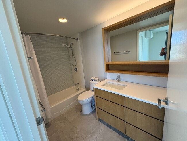 Building Photo - 2-Bedroom Unit with City Views and 2 parking stalls at Sky Ala Moana West available now!