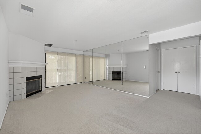Building Photo - 1123 S Villa Way