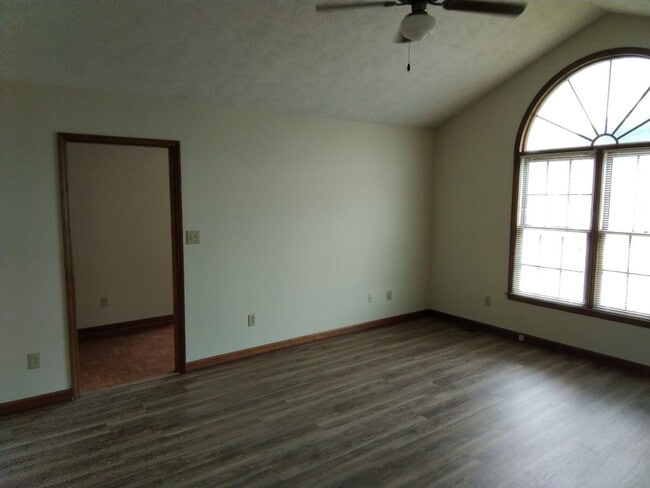 Building Photo - Duplex in Hope Mills!