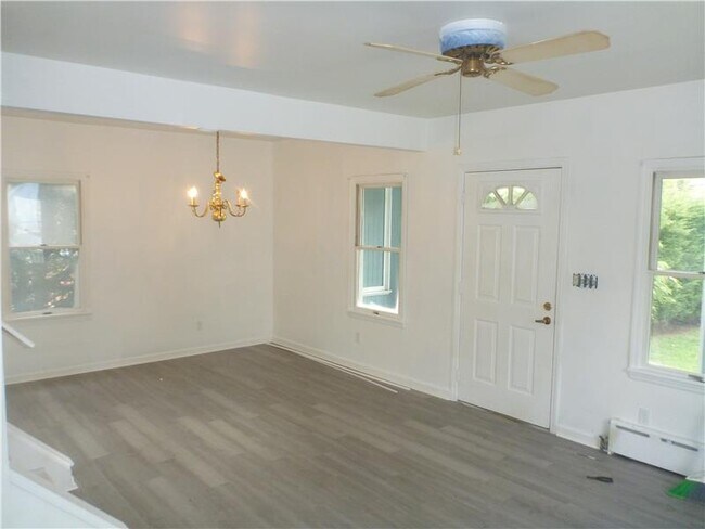 Building Photo - 222 Manhattan Terrace