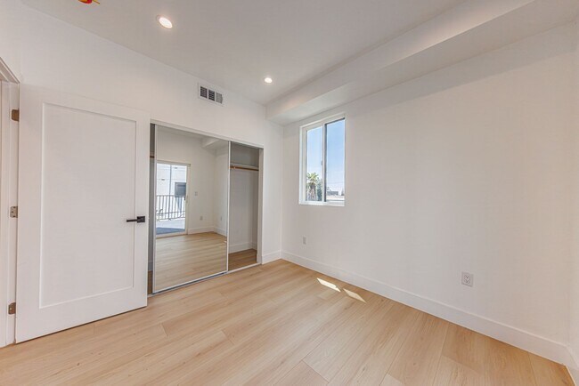 Building Photo - 1063 S Corning St