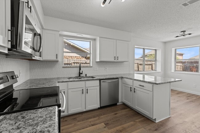 Building Photo - 5310 Vagas Dr