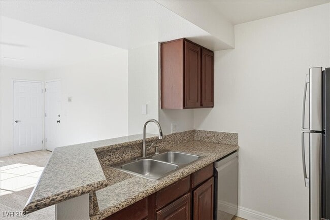 Building Photo - 5114 S Jones Blvd