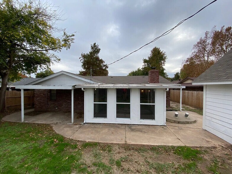 Building Photo - 8133 NW 26th St