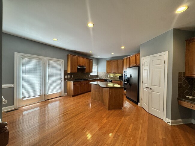 Building Photo - 515 Hannah McKenzie Dr