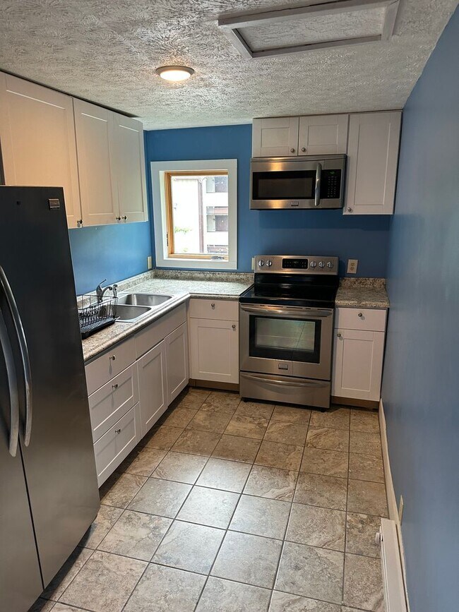 Building Photo - 605 E Buchtel Ave