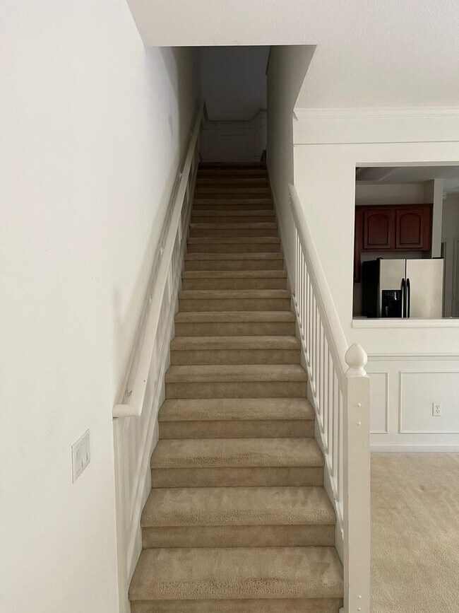 Building Photo - Fabulous 3/2.5 Townhouse located in The Vistas at Stonebridge Commons