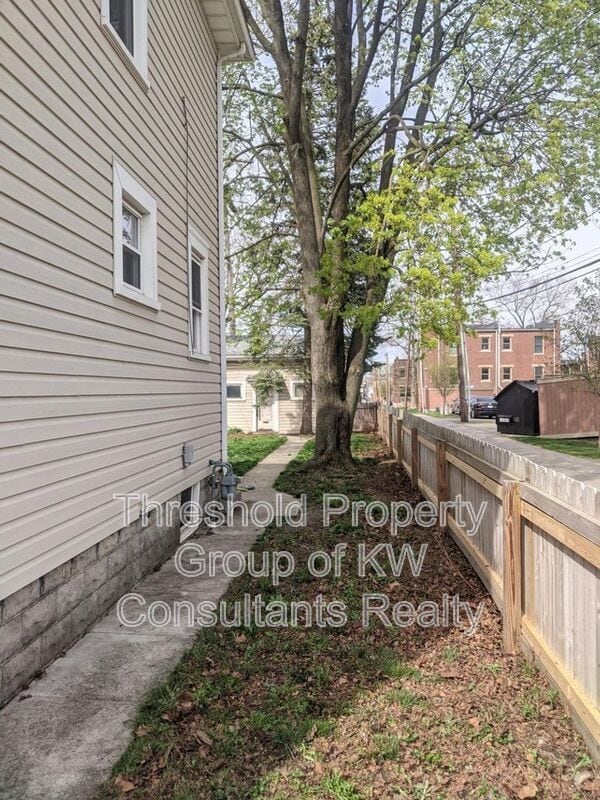 Building Photo - 1485 N 6th St