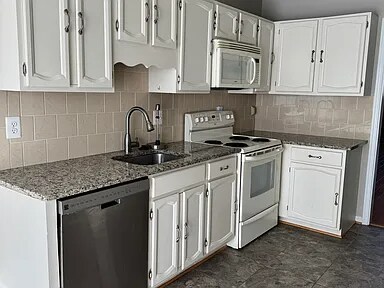 Building Photo - 9515 Duffer Way