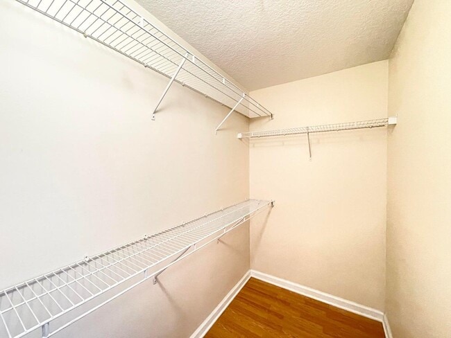 Building Photo - 9849 Baywinds Blvd