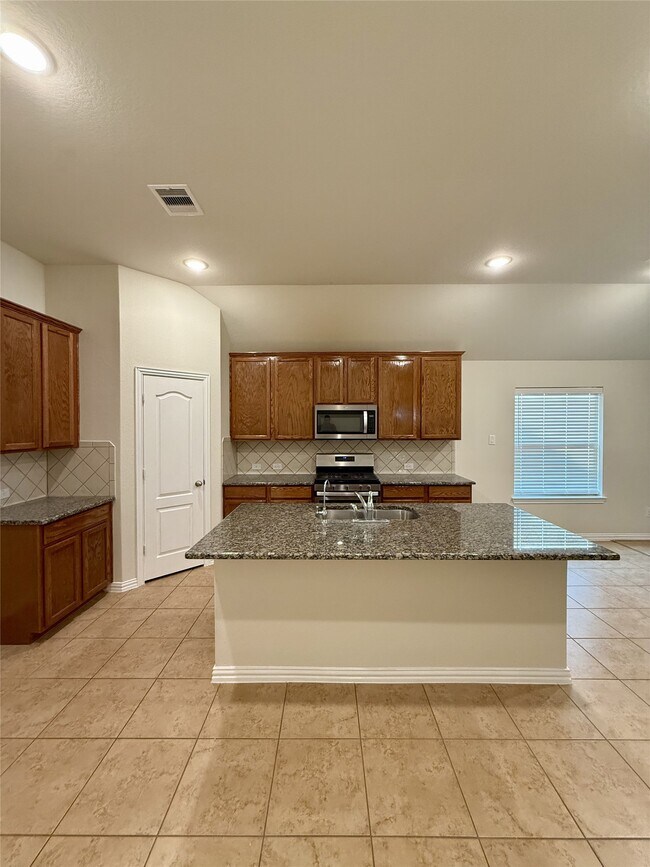 Building Photo - 3834 W Vicksburg Estates Dr