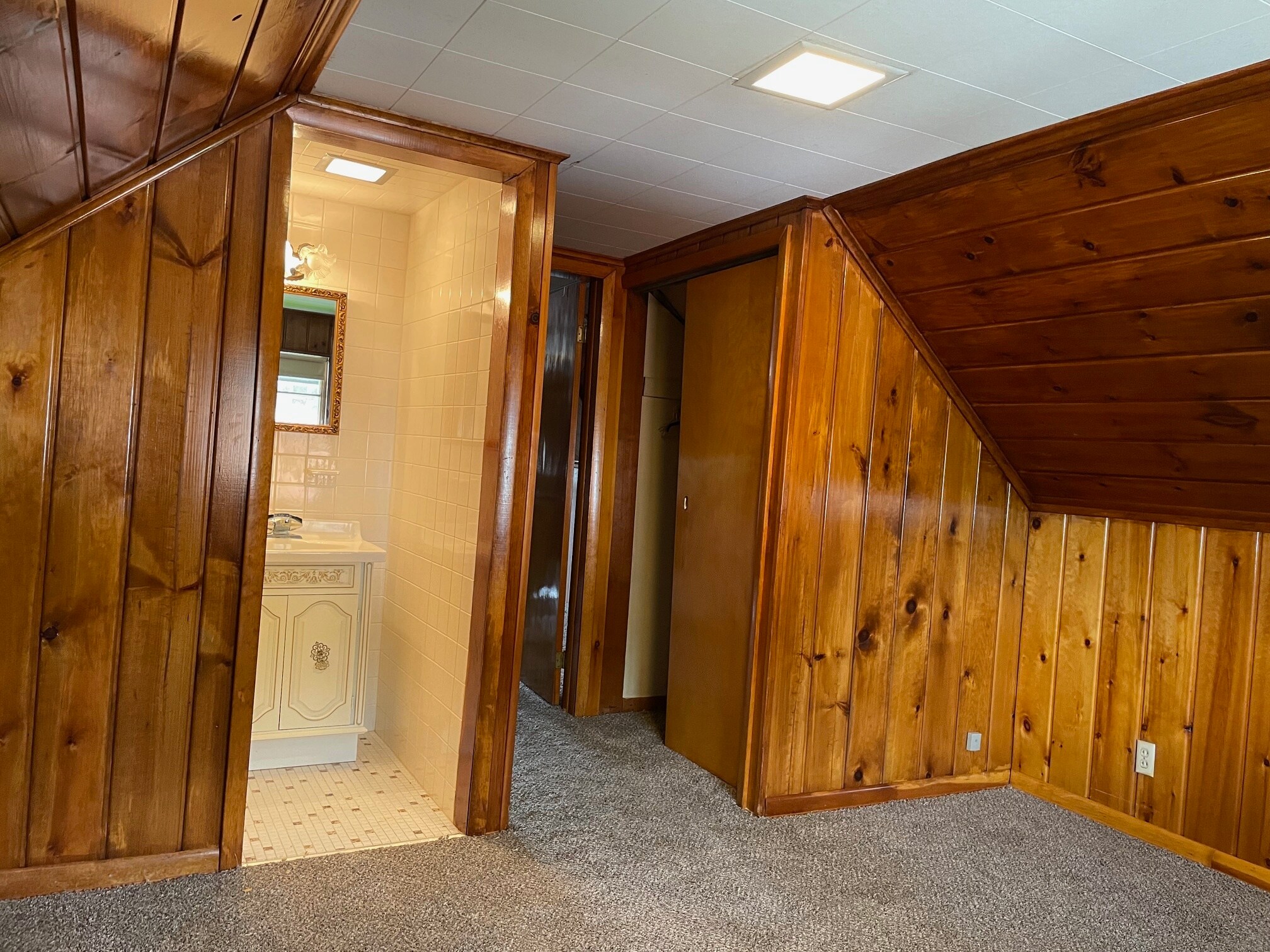 Building Photo - 4517 Lincoln Ave