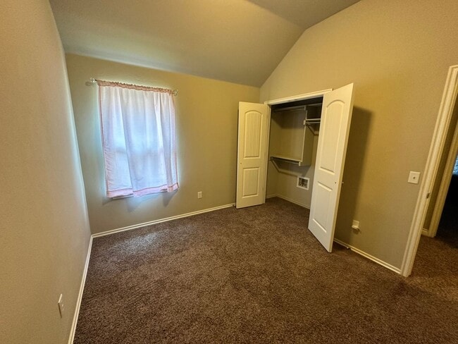 Building Photo - 4 bed 2 bath in Edmond