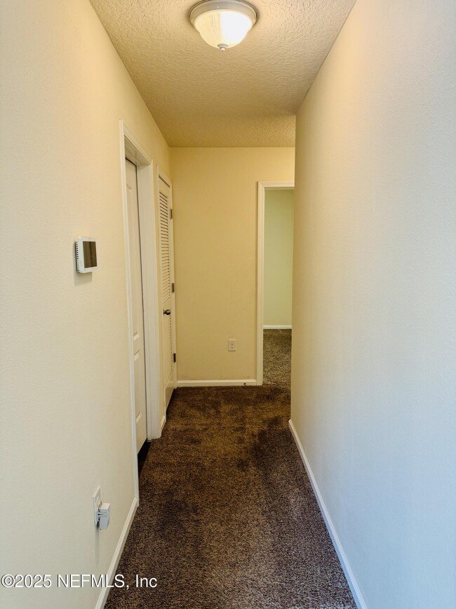 Building Photo - 8390 Meadow Walk Ln