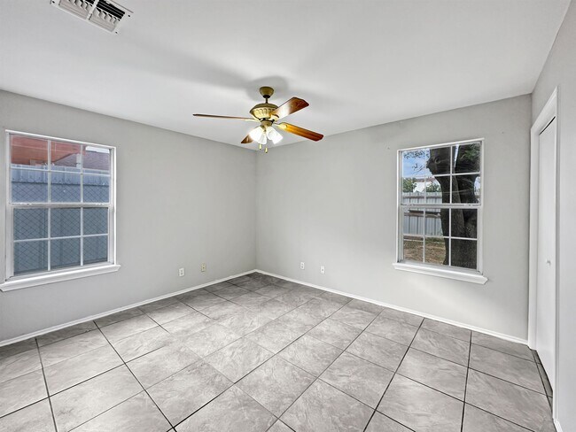 Building Photo - 2908 Green St