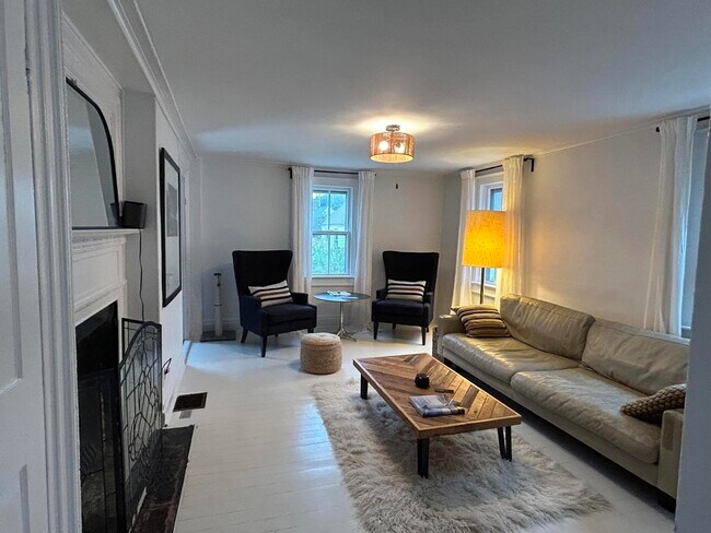 Building Photo - 42 Piscataqua St