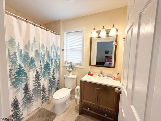 Building Photo - 1171 Chestnut St