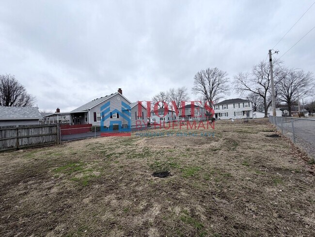 Building Photo - Three Bedroom House | Now Available