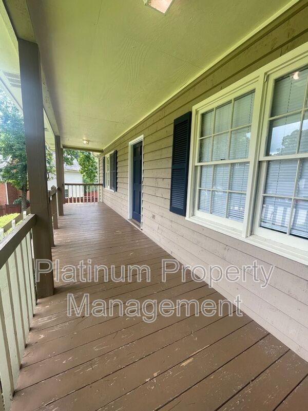 Building Photo - 118 Arbour Way