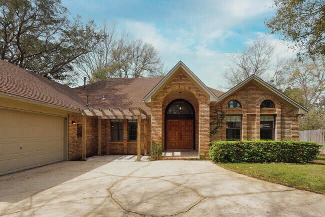 Primary Photo - 211 Elliott Rd
