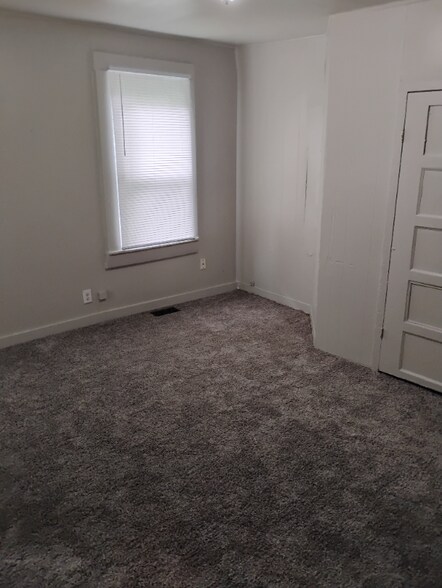 Building Photo - 2615 Greenwood Ave