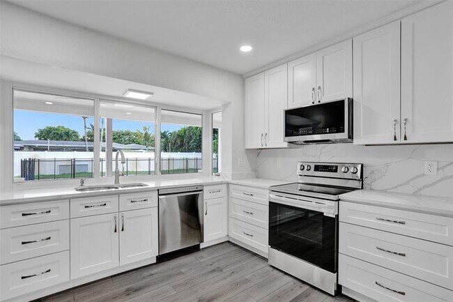 Building Photo - 5361 SW 7th St