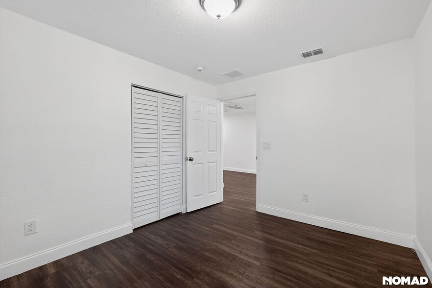 Building Photo - 3227 70th Ave N